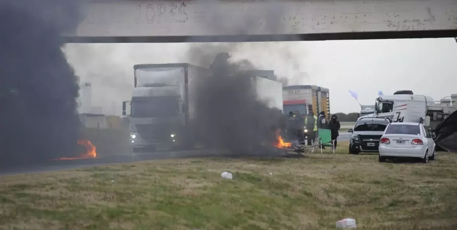 La agroindustria y los puertos piden garantizar el transporte de cargas 