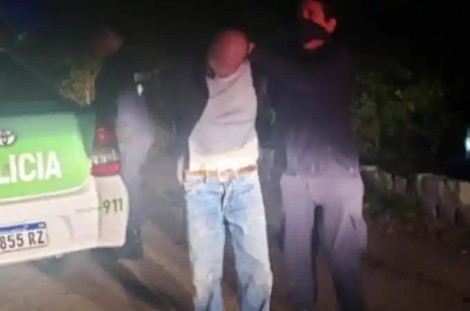 Detuvieron a un escribano cuando arrojaba un cuerpo descuartizado al Río Luján