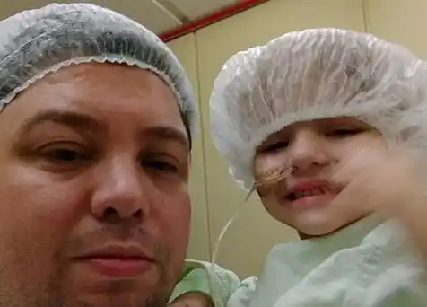 Lourdes fue intervenida en el Garrahan por el tumor en uno de sus riñones