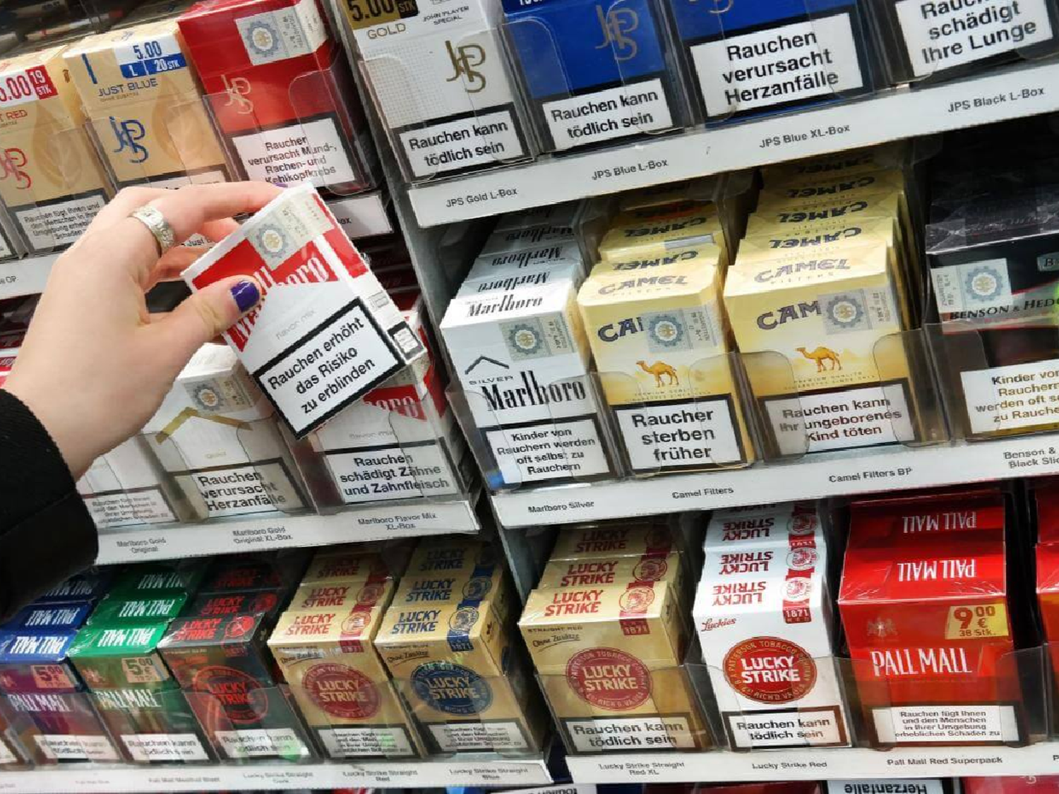 Los kioscos se quedan sin cigarrillos y las tabacaleras dicen que no tiene más stock