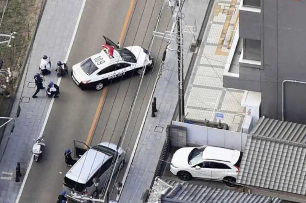 La policía de Japón está tratando de detener al autor de un tiroteo