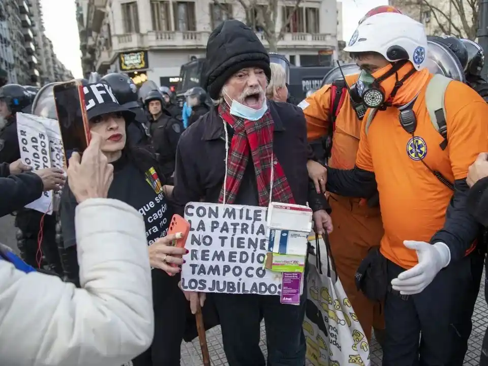 Nueva marcha “multisectorial” por los jubilados y contra los vetos de Milei