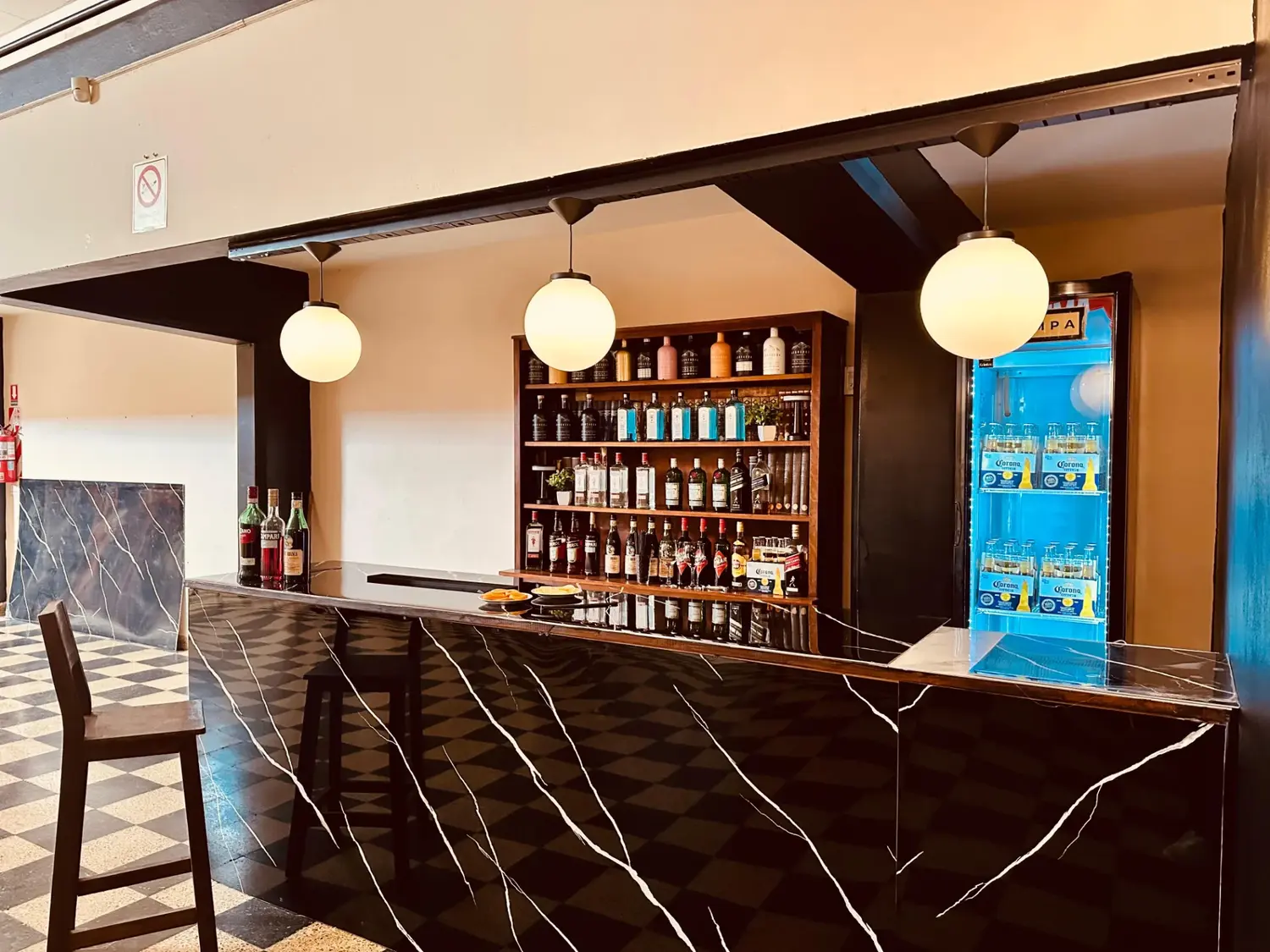La barra ya está lista para recibir a sus invitados