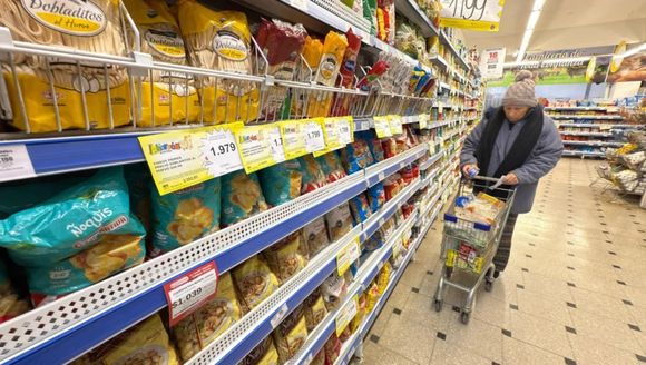 Consumo en Bahía Blanca: "El 50% de la gente está comprando alimentos en cuotas"