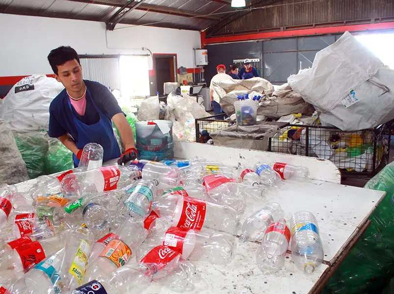 “Necesitamos que nos llegue más material”