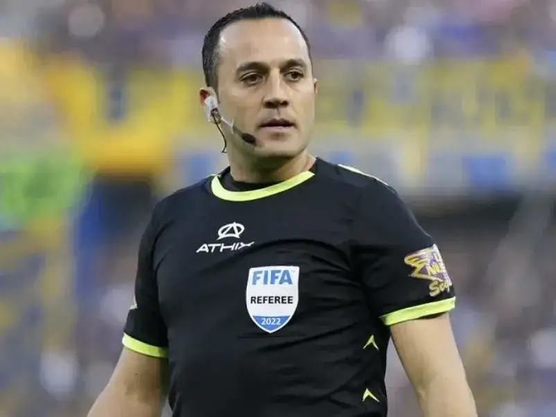 Fernando Espinoza fue suspendido y no dirigirá en la próxima fecha del fútbol argentino