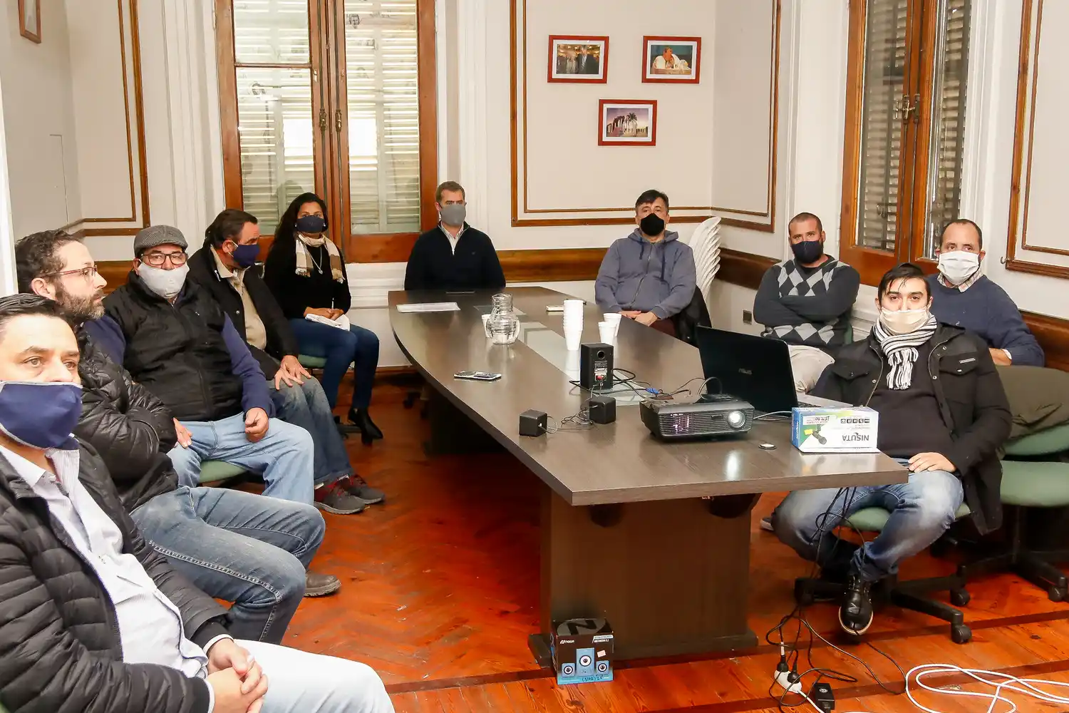  Un barrio, una escuela y refacciones edilicias, la agenda de Piaggio con el sector cooperativo