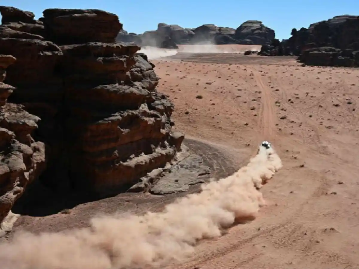 Resumen y clasificación de la etapa 4 del Dakar: Sainz sigue líder