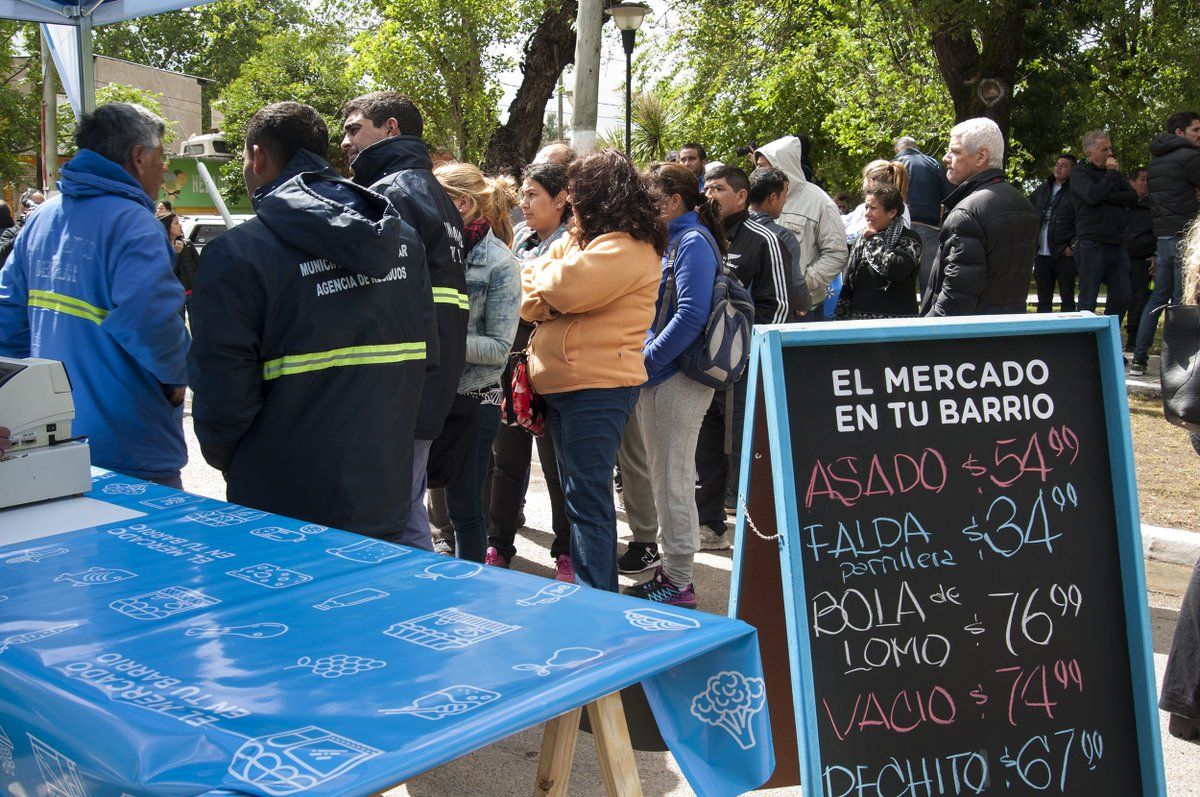 Macri apuntala ferias en el conurbano con asado a $55 y pan a $18