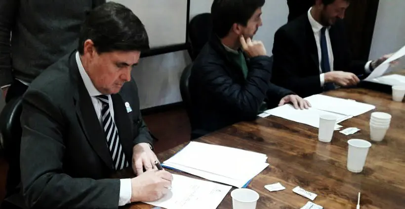 SAN CAYETANO: Convenio por una máquina para la planta hormigonera