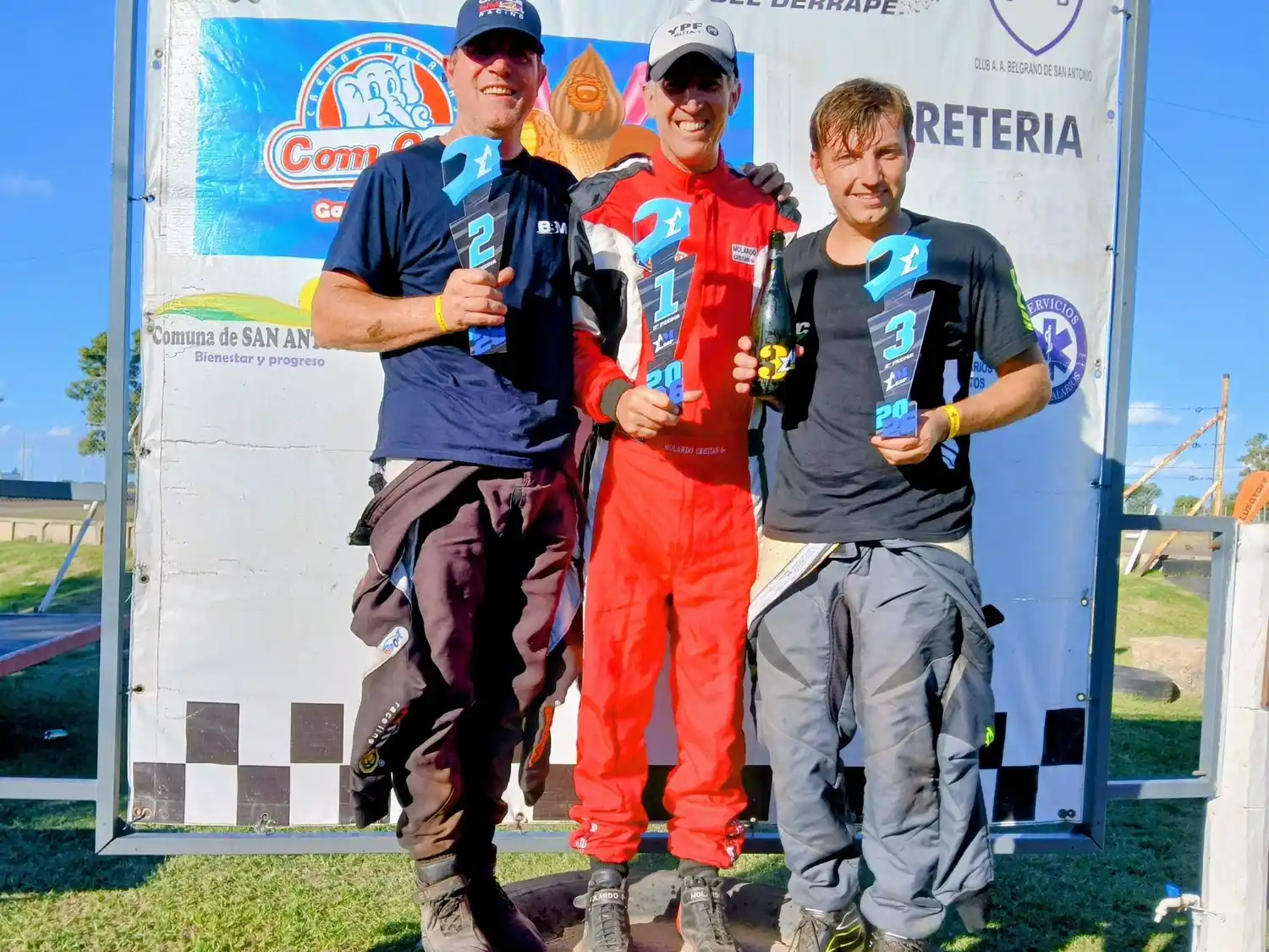El podio de la máxima categoría:Bailetti, Molardo (ganador) y Matiolli .Foto: Facebook MSP