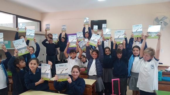 CARU entregó más de 45 mil libros para alumnos de 4º, 5º y 6º grado