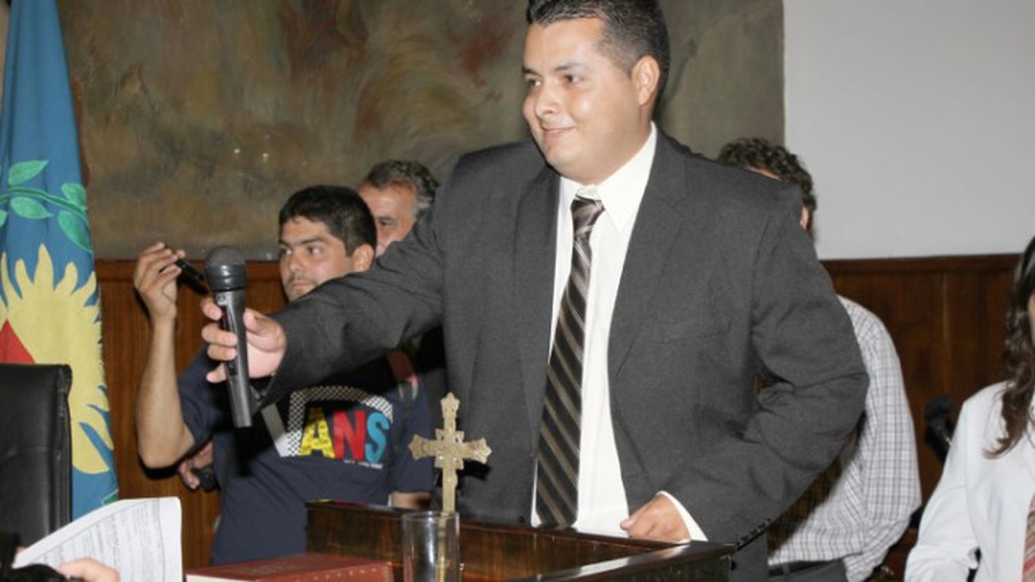 Un concejal de Tagliaferro fue grabado pidiendo parte del sueldo a un empleado municipal