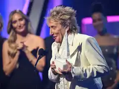 Rod Stewart emocionó en los AMAs 2025 y recibió el Premio a la Trayectoria