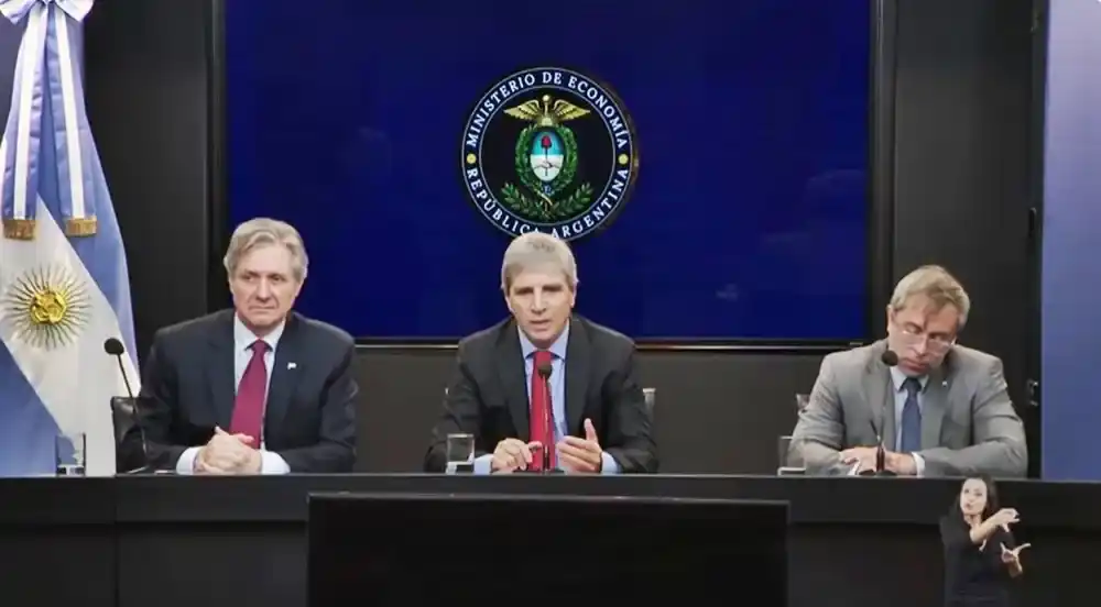 Caputo presentó el plan para refinanciar deuda para lo que queda de 2026 y de cara a 2027: las claves