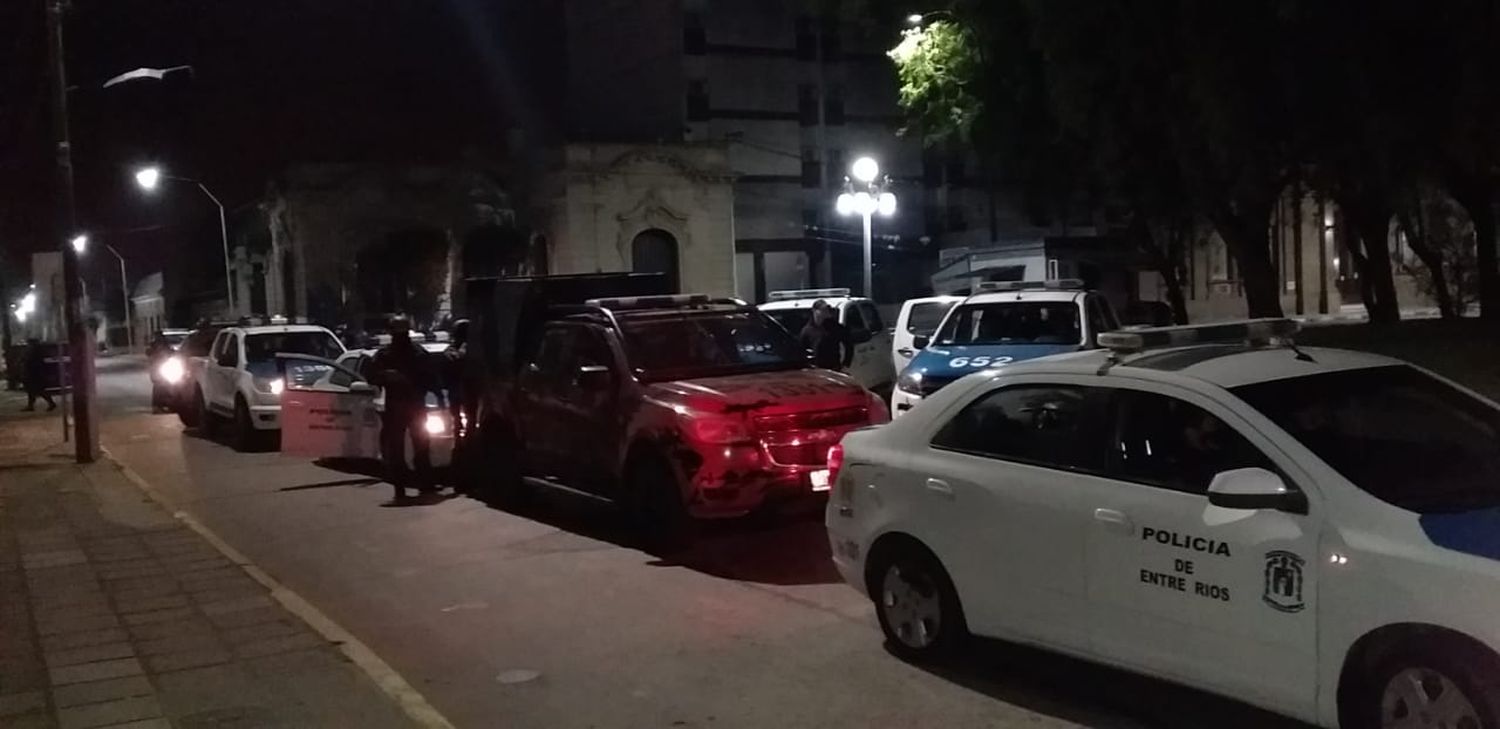 Mega operativo policial en distintos barrios de la ciudad