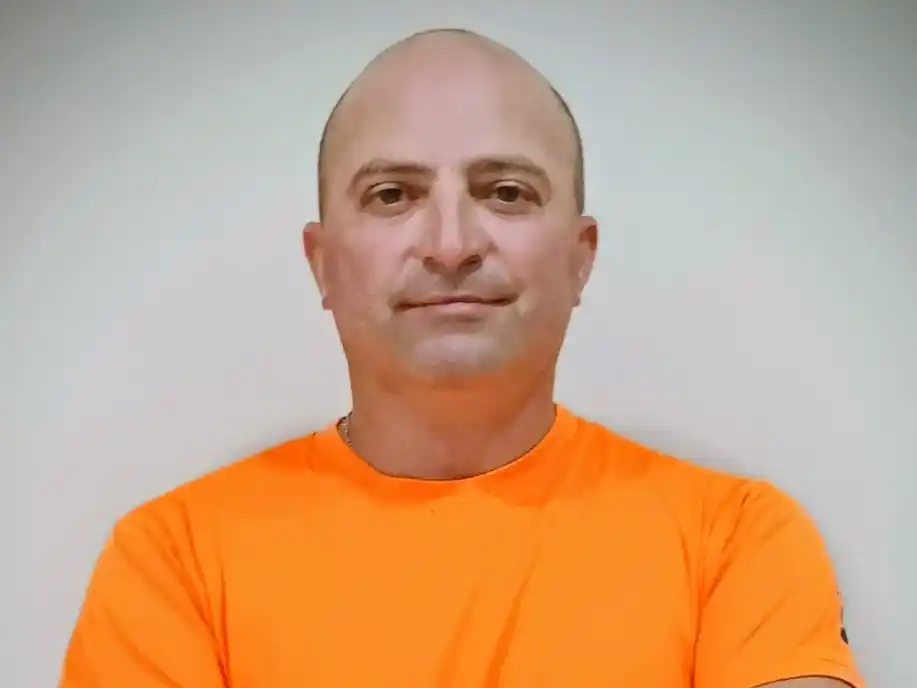 Ismael Holzmann, entrenador de vóley de Centro Basko