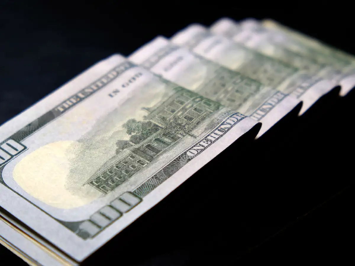 El dólar blue llegó a los 200 pesos y marca un nuevo máximo histórico
