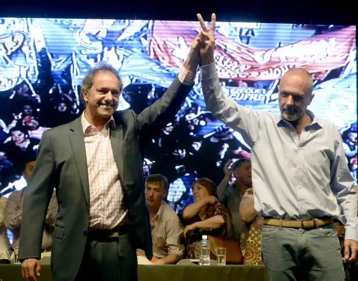 Elecciones 2015: El Gobernador de Chubut aseguró que Scioli "va a ser Presidente"