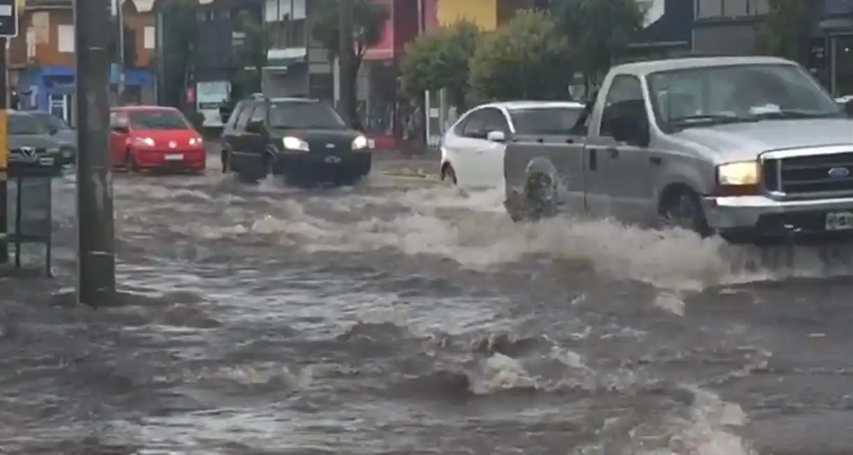 La lluvia opacó un domingo de playa