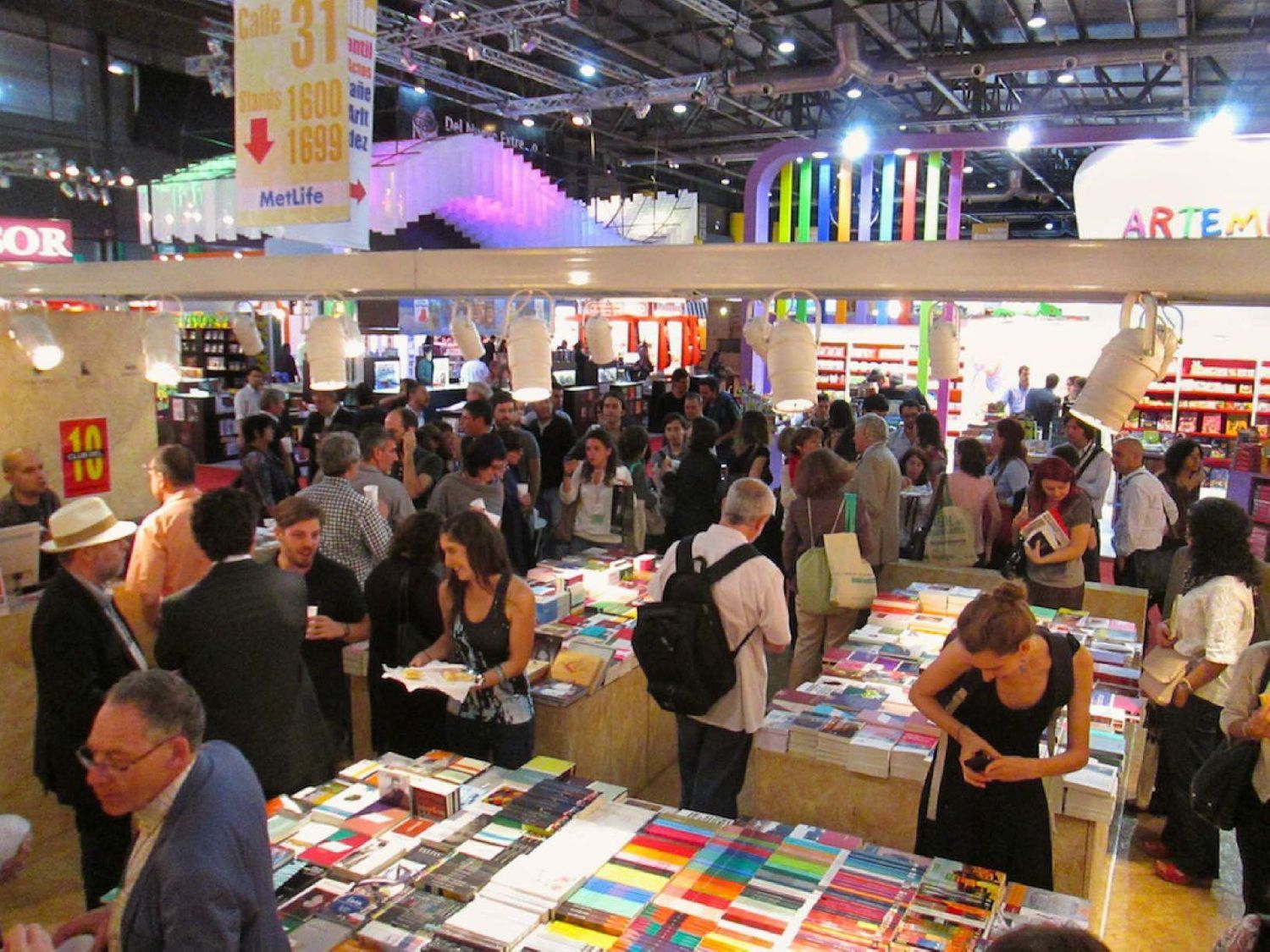 Editorial Unicen coordina panel de derechos de autor en la Feria del Libro