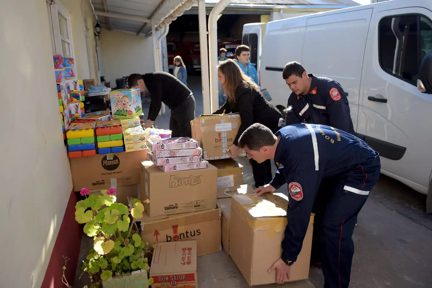 ARBA entregó $1 millón en juguetes y zapatillas a entidades de bien público