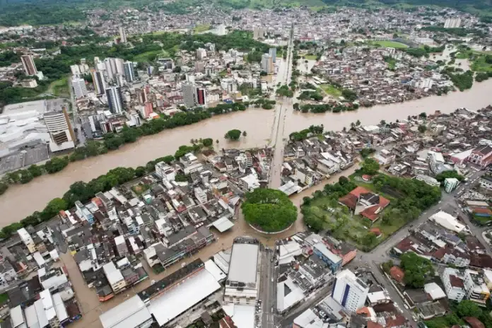 "El impacto del aumento de las temperaturas en las inundaciones costeras se quintuplicará este siglo".