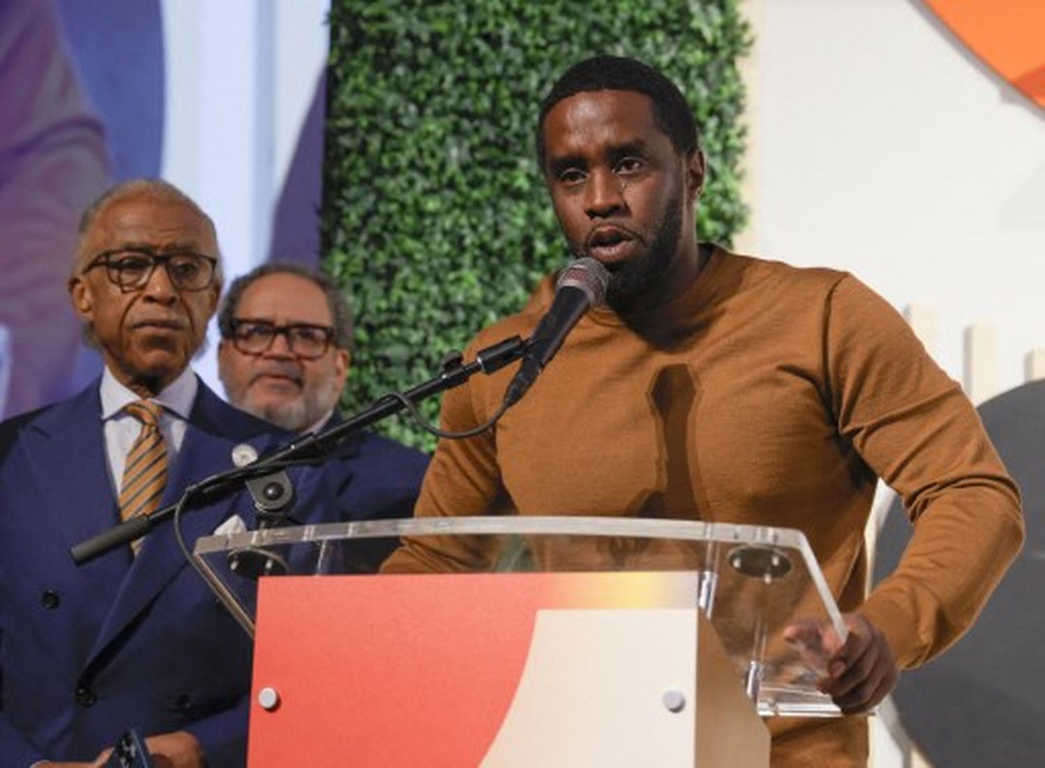 FILTRAN VIDEO DE SEAN «DIDDY» COMBS agrediendo a su exnovia en un hotel en 2016