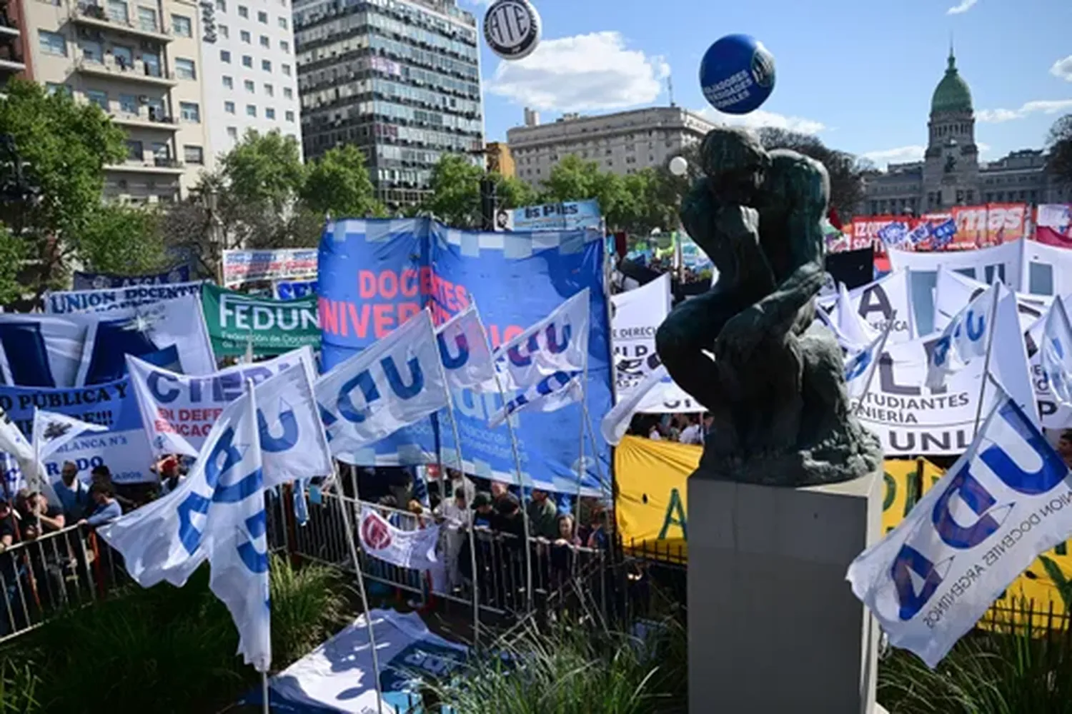 Docentes y no docentes universitarios paran este jueves tras la ratificación del veto a la ley de Financiamiento del sector