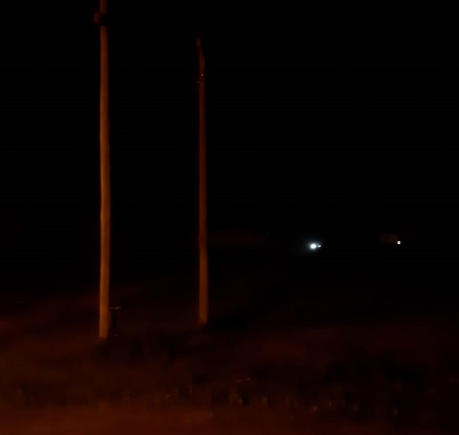 Padre Santana y Dr. Rojas quedaron en tinieblas y con focos titilando tras un bajón de tensión.