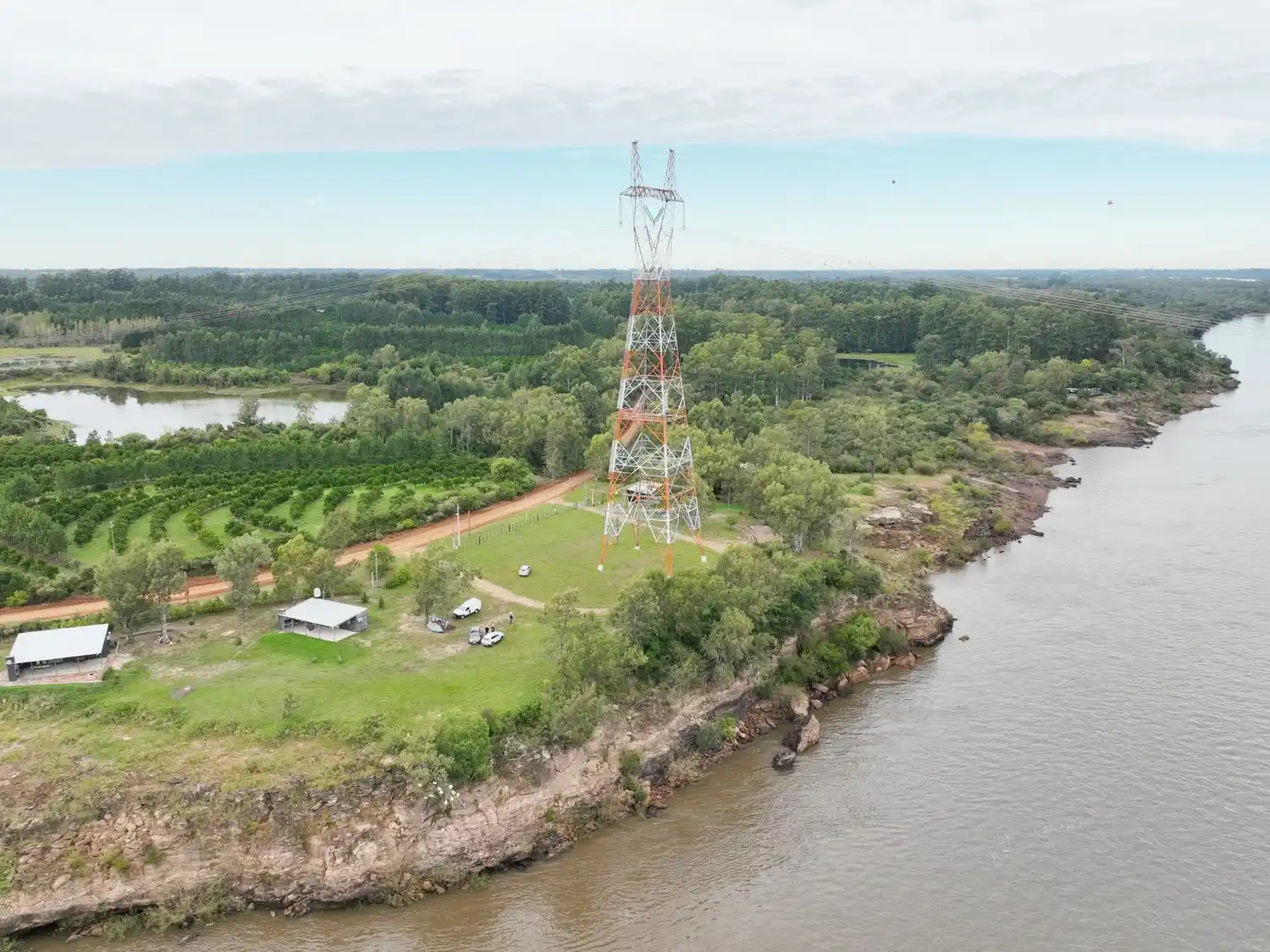 Sirenas a prueba en Salto Grande: el sistema de alerta funcionó sin fallas