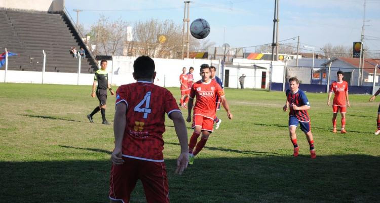 Agricultores y Atlético continúan en la cima del Torneo