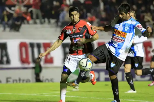 Juventud empató con Patronato y aseguró la permanencia  