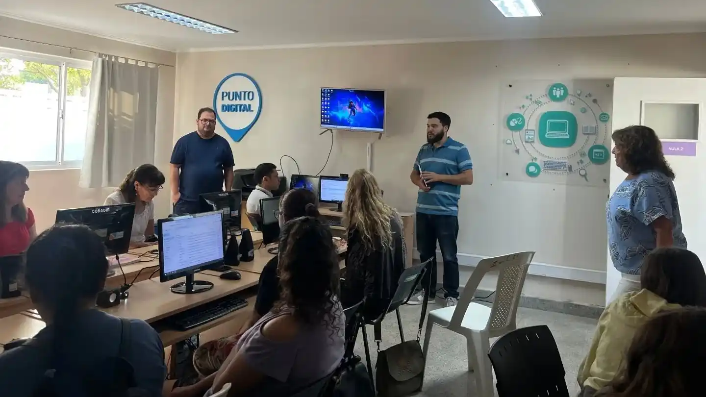 Talleres en el Punto Digital de Lobería