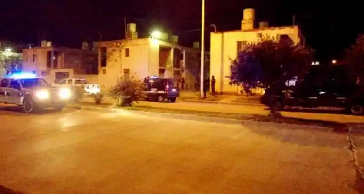 Operativo sorpresa de Gendarmería en barrio 104 Viviendas