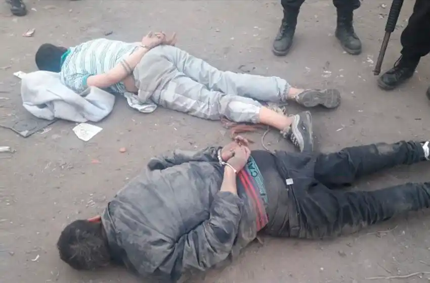 Detuvieron a delincuentes que robaron en zona sur, balearon a dos personas en barrio Cura y se tirotearon con la Policía