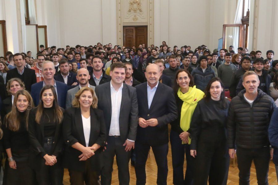 Perotti: “Santa Fe da un paso enorme en la capacitación de su gente, cuidando y potenciando a nuestros talentos”