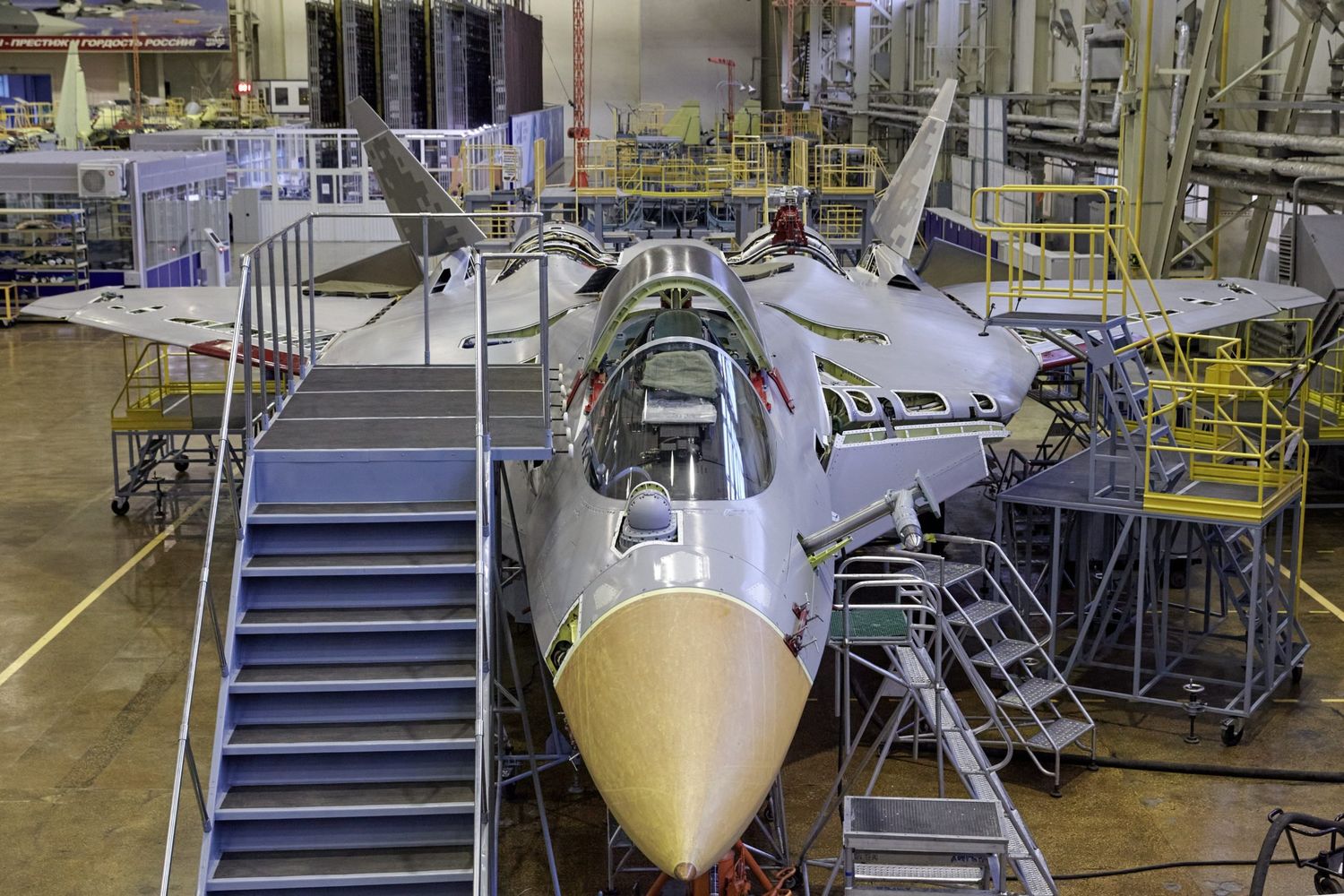 Fotogalería: Los progresos del primer Sukhoi Su-57 Felon de serie