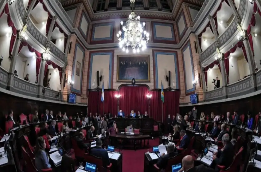 Impulsan un proyecto de ley para proteger el salario de los estatales