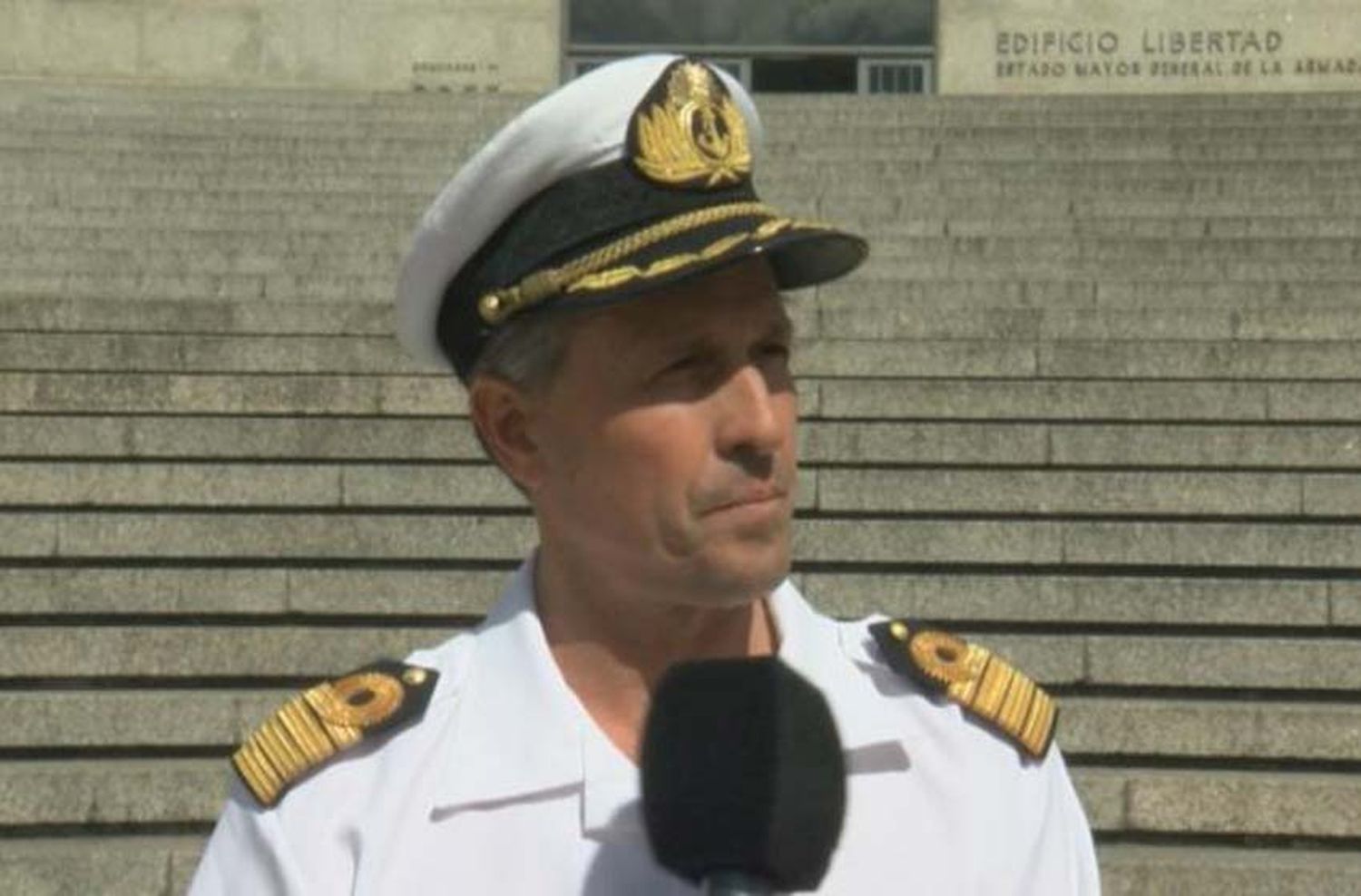 Hallan balsas y bengalas, pero no son del ARA San Juan