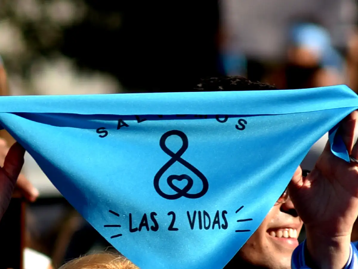 Aborto: el Gobierno avanzará  hacia la legalización y la Iglesia convocó para una misa el 8 de marzo