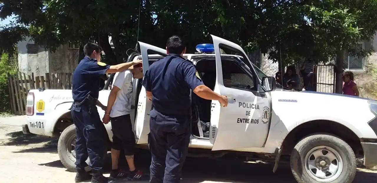 Detienen a dos arrebatadores con amplios antecedentes por robo a mano armada