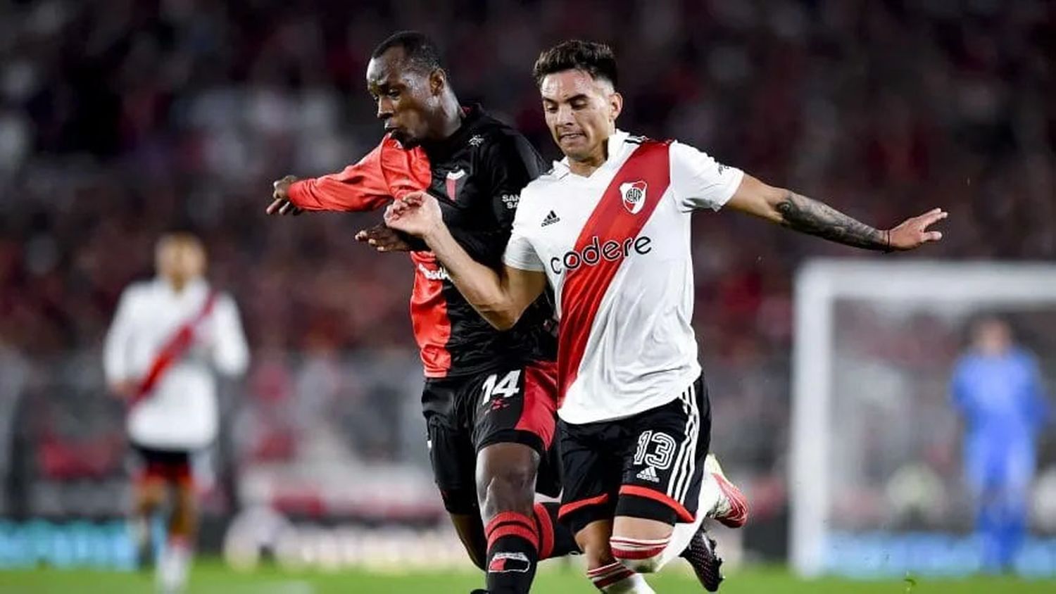 Colón recibe a River, en el “Cementerio de los Elefantes”