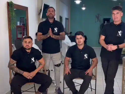 Los barberos cortarán el pelo de manera gratuita a jubilados.