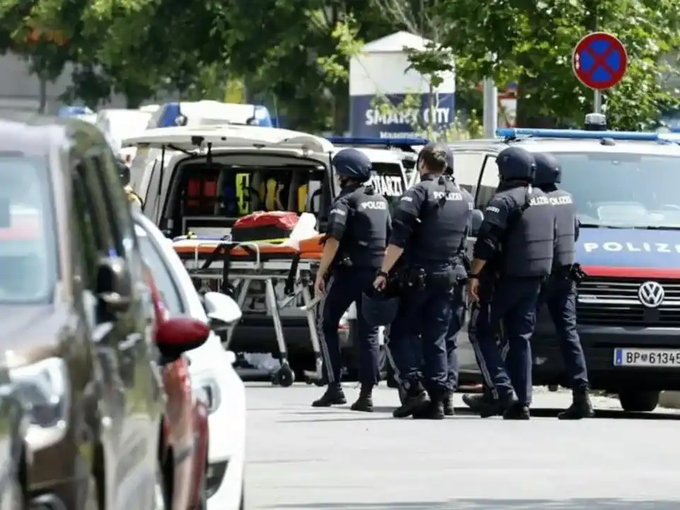 Tiroteo en una escuela de Austria: 10 muertos y heridos graves