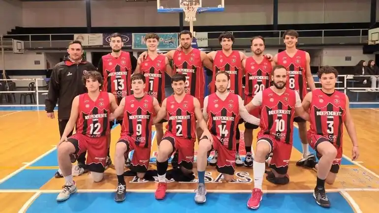 Emmanuel Hartstock, Matías Gutkin, Manuel Puente, Ignacio Zulberti, Francisco Saucedo, Federico San Martín y Segundo Lasarte. Bautista Pedone Diez, Tomás Capristo, Tobías Rodríguez, Ariel Weisbeck, Lautaro Lanusse y Francisco Ullúa. La formación de Independiente del miércoles. (Foto de Fabián Casanella).