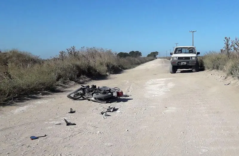Pareja lesionada en el camino al balneario Los Angeles