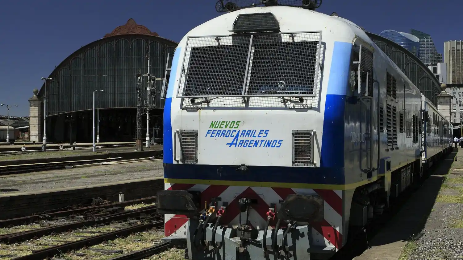 Los trenes retornan a la estación Retiro desde este jueves 12 (Foto: @TrenesGenerales).