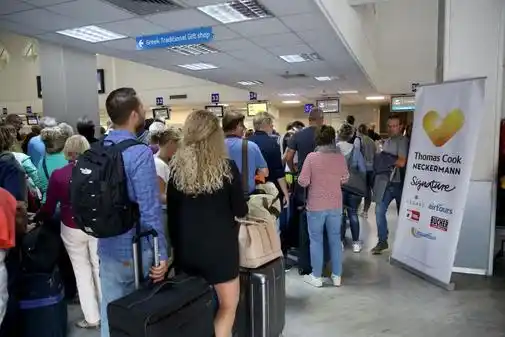 Quebró una agencia de viajes y dejó varado a 600.000 turistas en todo el mundo