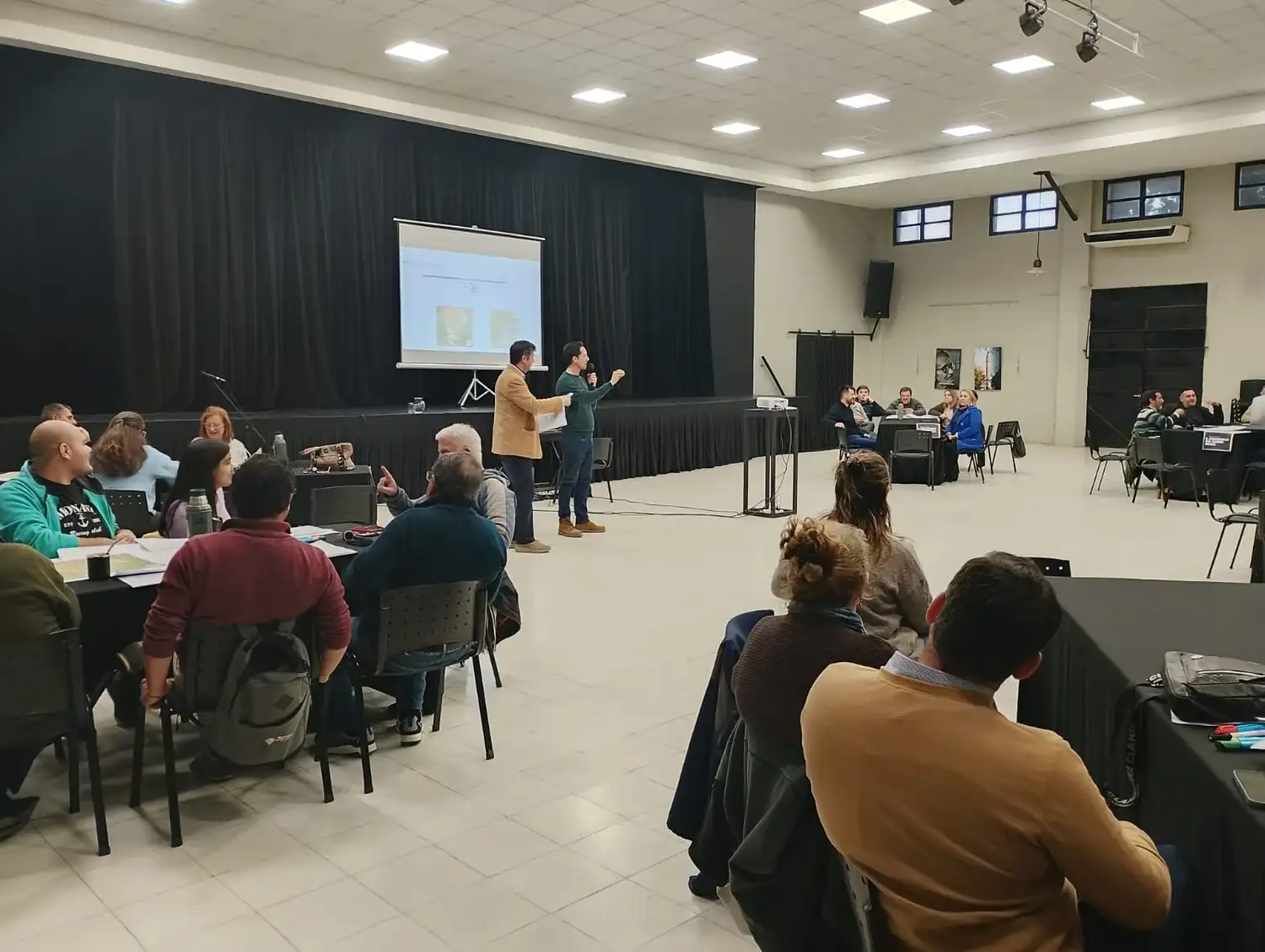 La revisión crítica del Plan 2008 marcó el pulso del segundo taller del Plan Base